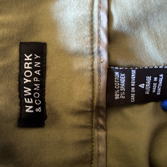 Women’s New York & Company Green Pants. Size 4 - Picture 4 of 6